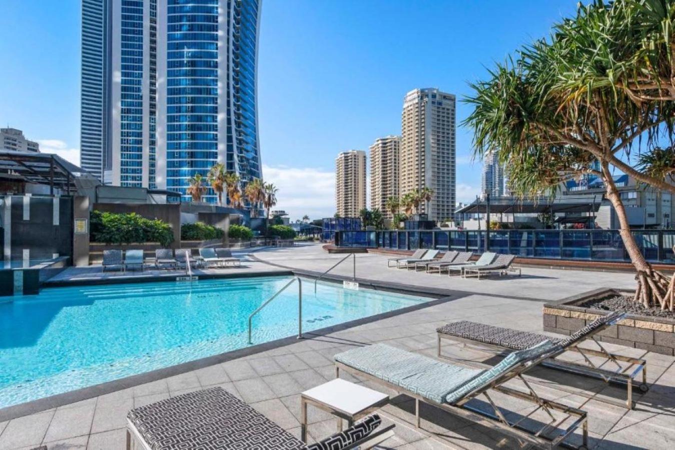 Circle On Cavil Holidays Gold Coast Esterno foto