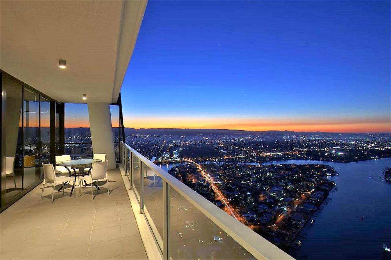 Circle On Cavil Holidays Gold Coast Esterno foto